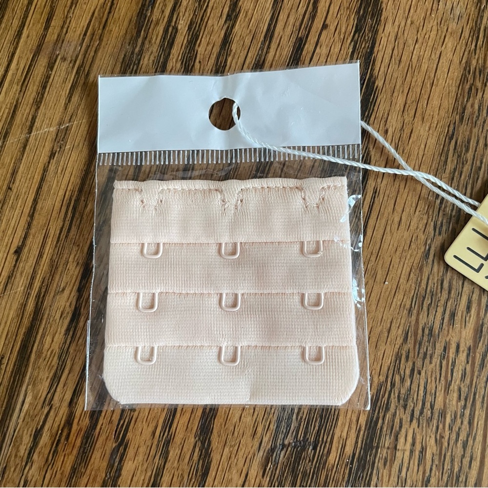 FREE Nude Bra Extender❤️ - Picture 3 of 3